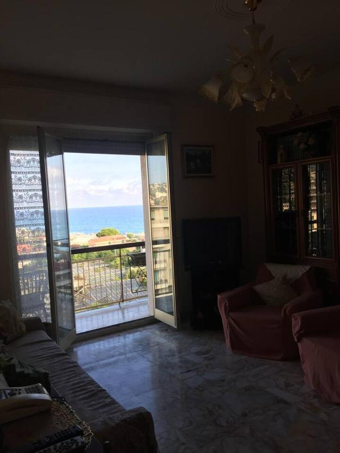 A Due Passi Dal Mare Apartman Vallecrosia Kültér fotó