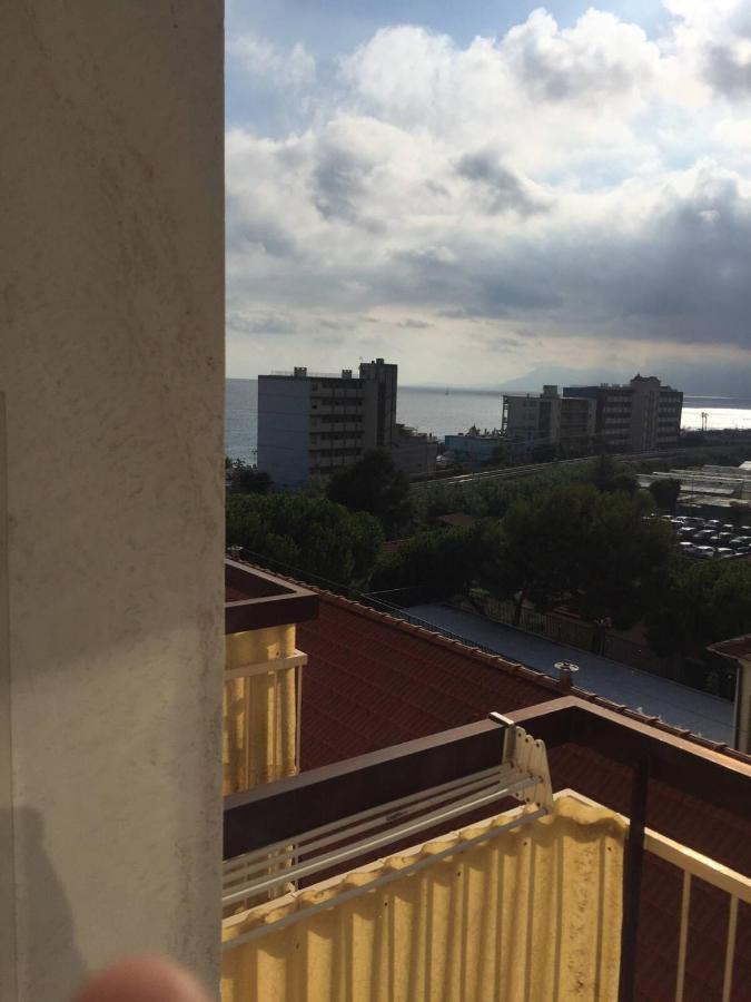 A Due Passi Dal Mare Apartman Vallecrosia Kültér fotó