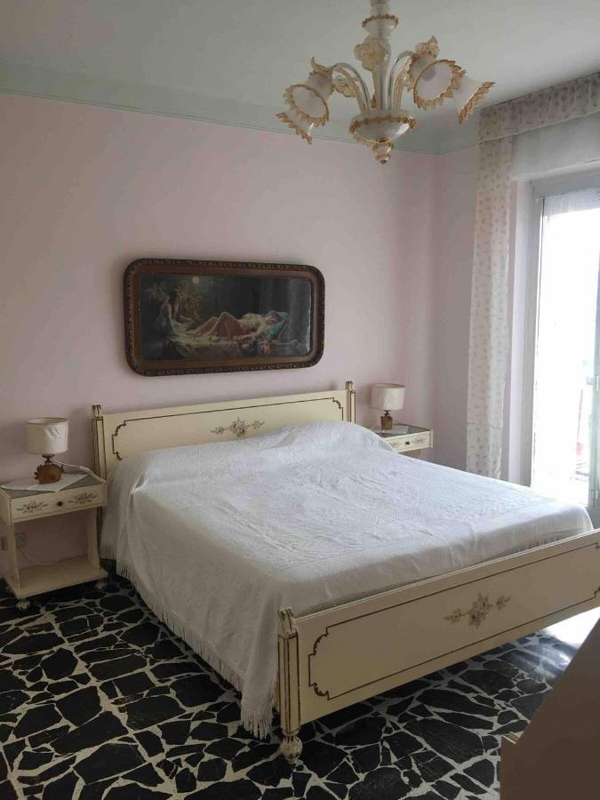 A Due Passi Dal Mare Apartman Vallecrosia Kültér fotó