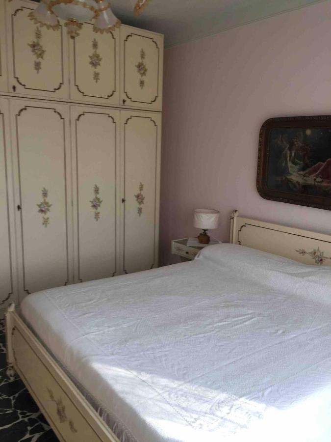 A Due Passi Dal Mare Apartman Vallecrosia Kültér fotó